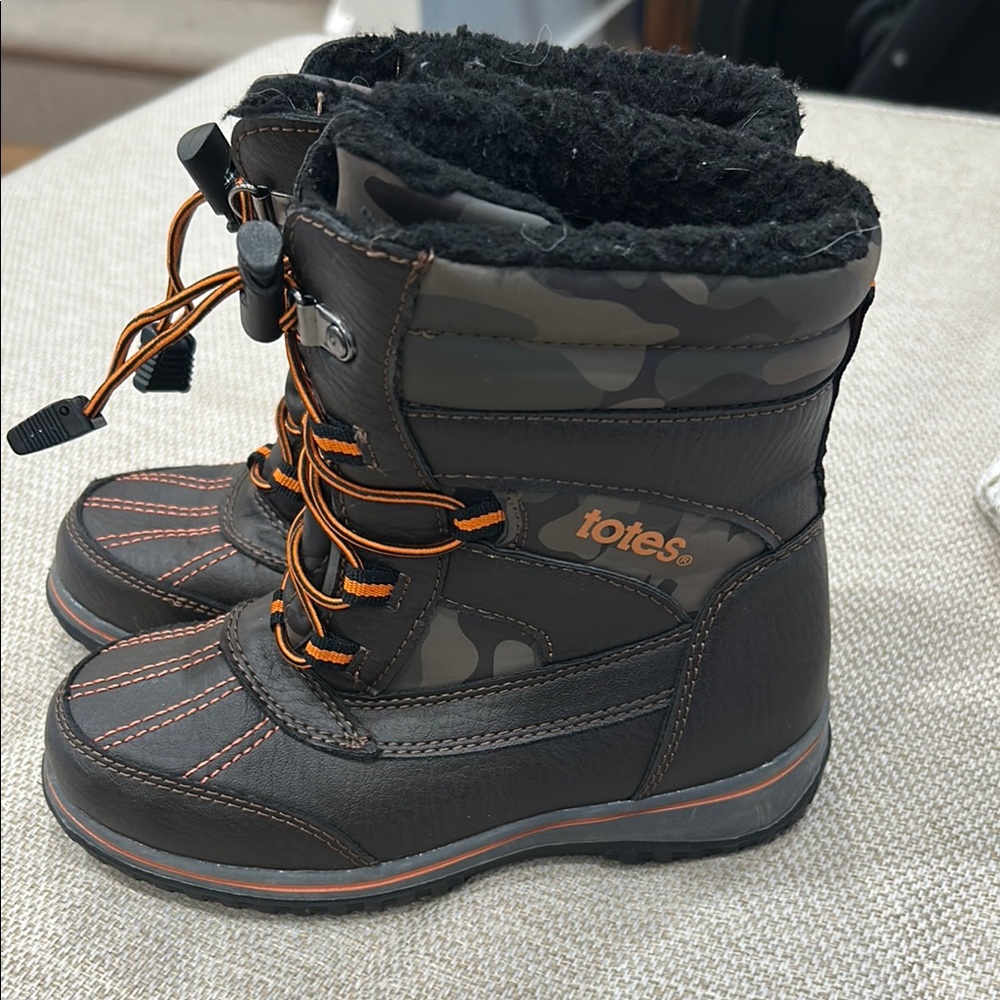 Totes Camouflage Winter Boots
